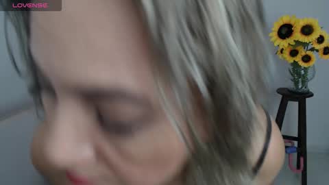 REBECA online show from September 30, 2025, 1:27 pm