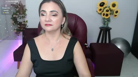 Snapshot of rebeca_milf chatting on April 19, 2026, 12:48 pm REBECA online show from April 19, 2026, 12:48 pm