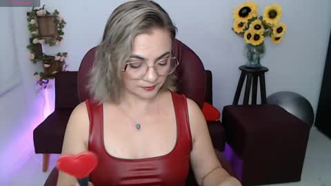 Snapshot of rebeca_milf chatting on April 24, 2026, 1:57 pm REBECA online show from April 24, 2026, 1:57 pm