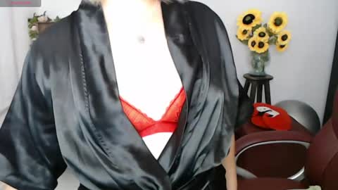 Snapshot of rebeca_milf chatting on May 2, 2026, 2:00 pm REBECA online show from May 2, 2026, 2:00 pm