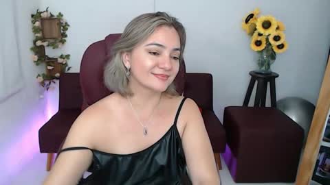 Snapshot of rebeca_milf chatting on May 14, 2026, 1:34 am REBECA online show from May 14, 2026, 1:34 am