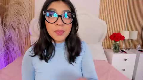 rebeca_taylor_ online show from June 19, 2026, 4:17 am
