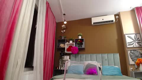 rebecablackx online show from February 18, 2025, 4:58 am