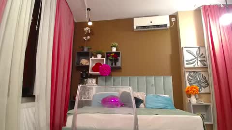 rebecablackx online show from February 28, 2025, 8:20 am