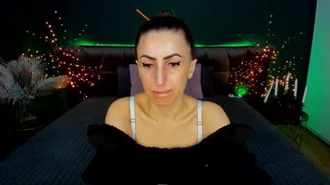 rebecca_diamonds online show from March 4, 2026, 7:03 am