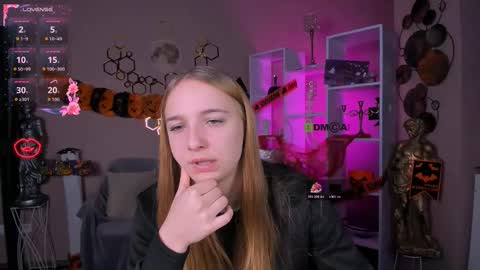 Snapshot of rebecca_smile_ chatting on October 21, 2025, 5:52 am rebecca_smile_ online show from October 21, 2025, 5:52 am