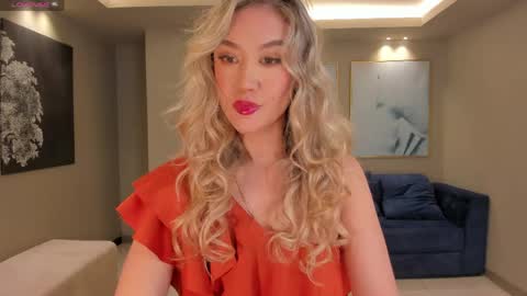 Snapshot of rebeccahudson_ chatting on May 17, 2026, 11:28 am Rebe online show from May 17, 2026, 11:28 am