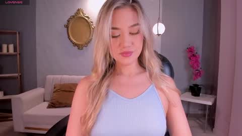 Snapshot of rebeccahudson_ chatting on May 25, 2026, 8:37 pm Rebe online show from May 25, 2026, 8:37 pm