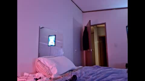 EZ-Money2185 online show from November 21, 2025, 6:23 am