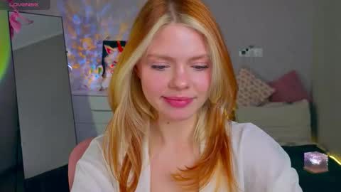 red__candy online show from November 26, 2025, 12:17 pm