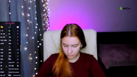 Snapshot of red__dizzy chatting on November 3, 2025, 1:34 pm red__dizzy online show from November 3, 2025, 1:34 pm