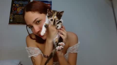 Lorena online show from September 22, 2025, 10:56 pm