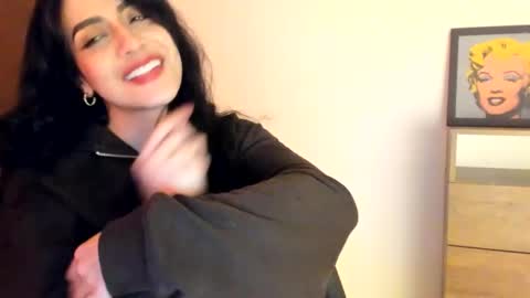 red_flower203 online show from April 12, 2026, 10:15 pm