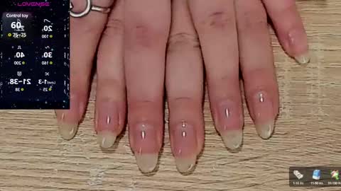 Snapshot of red_naughtyfox chatting on January 24, 2025, 11:12 pm Lessy Fox online show from January 24, 2025, 11:12 pm