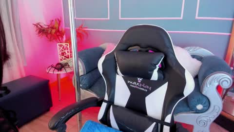     online show from April 9, 2026, 11:26 am