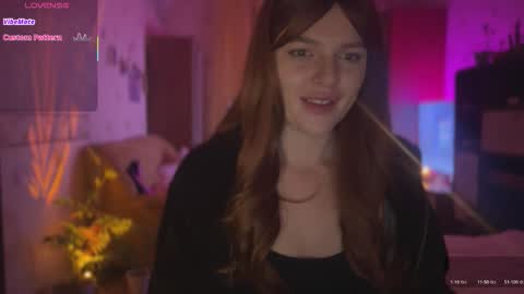 Snapshot of redaplle2 chatting on November 29, 2025, 10:24 pm redaplle2 online show from November 29, 2025, 10:24 pm