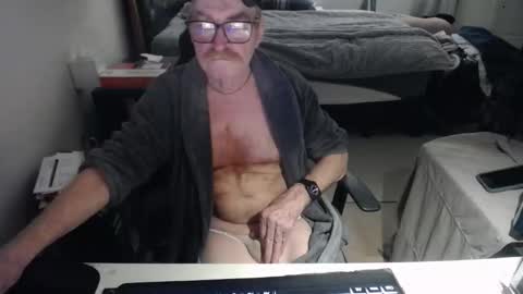 Snapshot of redbare12007 chatting on June 3, 2026, 6:46 pm Red online show from June 3, 2026, 6:46 pm