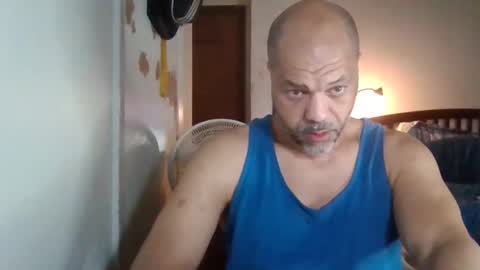 Snapshot of redbone441 chatting on February 15, 2026, 11:41 am Redbone online show from February 15, 2026, 11:41 am