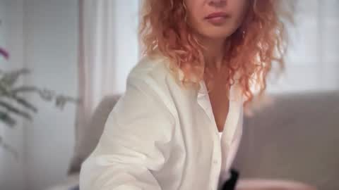 reddgirll online show from October 23, 2025, 7:51 am