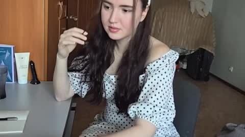 redginbluebersky online show from March 31, 2026, 9:32 am