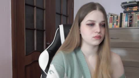 Lily online show from January 17, 2025, 2:29 am