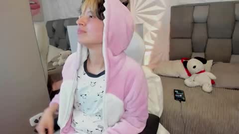 redhood_1_ online show from March 5, 2026, 4:52 am