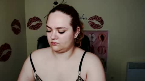 Rina online show from June 11, 2026, 5:27 am