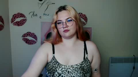 Rina online show from June 24, 2026, 6:29 pm