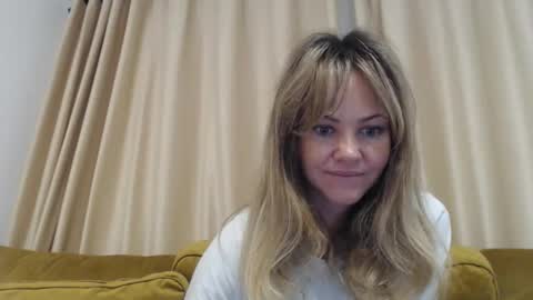 Snapshot of redjessica chatting on October 3, 2025, 5:04 am RedJessica online show from October 3, 2025, 5:04 am