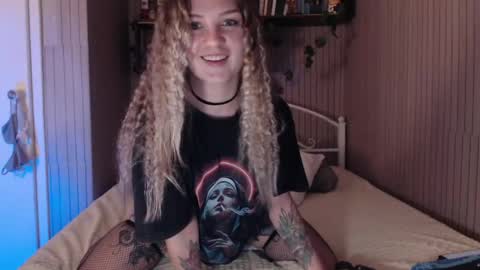 Snapshot of redmoonhead chatting on May 14, 2026, 7:48 am Ana online show from May 14, 2026, 7:48 am
