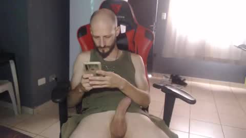 Snapshot of redragonwolf chatting on October 14, 2025, 3:35 pm redra online show from October 14, 2025, 3:35 pm