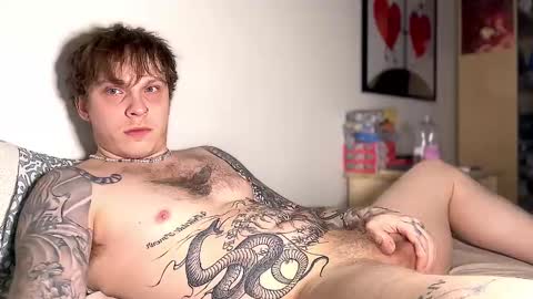 Snapshot of redrumbackwards chatting on February 21, 2025, 6:40 am redrum online show from February 21, 2025, 6:40 am