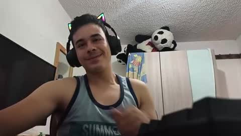 Snapshot of redsoul951869 chatting on September 25, 2025, 8:01 pm RedsoulReaver online show from September 25, 2025, 8:01 pm