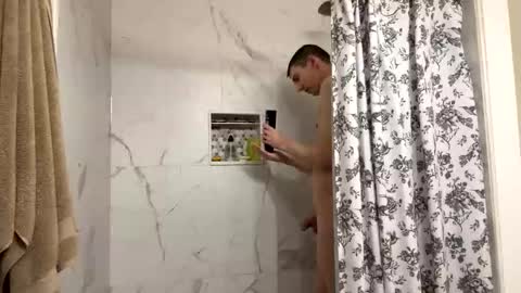 Snapshot of reelbigwang chatting on October 9, 2025, 10:41 pm reelbigwang online show from October 9, 2025, 10:41 pm