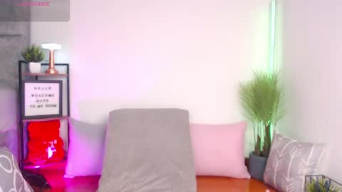 regina1819 online show from April 25, 2026, 1:19 am