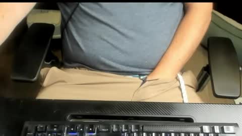 Snapshot of reginald215 chatting on July 24, 2026, 7:34 pm reginald online show from July 24, 2026, 7:34 pm