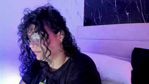 reginavegaa online show from May 14, 2026, 9:16 am