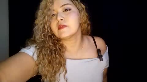 Snapshot of rei_chan26 chatting on February 2, 2025, 6:26 am Tania Nixx online show from February 2, 2025, 6:26 am