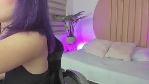 R E I online show from September 25, 2025, 12:09 pm