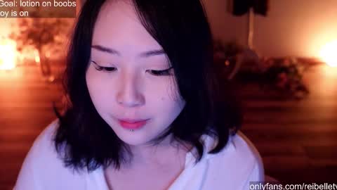 Snapshot of reibelletv chatting on December 19, 2025, 4:30 am online show from December 19, 2025, 4:30 am