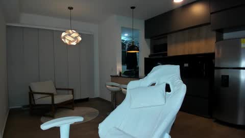 Snapshot of reichel_gray chatting on November 8, 2025, 1:39 am REICHEL online show from November 8, 2025, 1:39 am