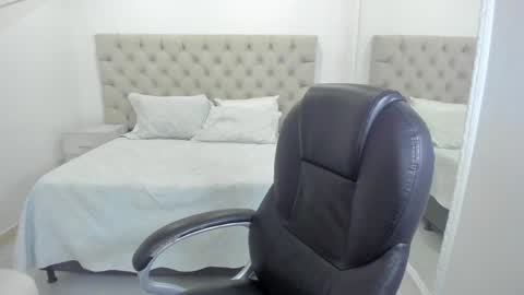 Snapshot of reichelcloe chatting on December 27, 2024, 8:56 am Reichel online show from December 27, 2024, 8:56 am