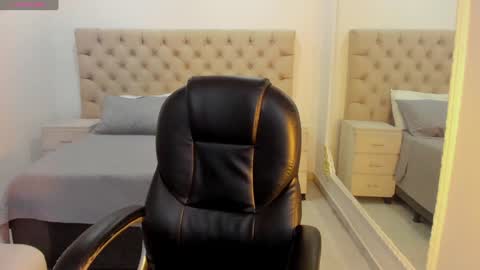 Snapshot of reichelcloe chatting on January 5, 2025, 7:38 am Reichel online show from January 5, 2025, 7:38 am