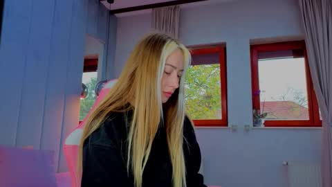 reina cummings online show from November 19, 2025, 6:57 am