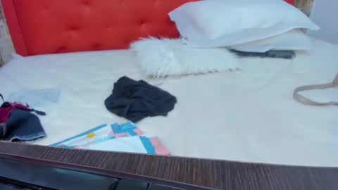 Snapshot of reina_loren chatting on December 23, 2024, 6:16 pm reina_loren online show from December 23, 2024, 6:16 pm