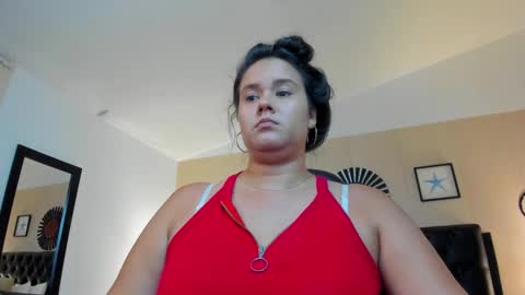 Snapshot of reina_loren chatting on September 26, 2025, 2:04 am reina_loren online show from September 26, 2025, 2:04 am