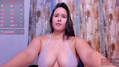 Snapshot of reina_loren chatting on October 25, 2025, 2:08 am reina_loren online show from October 25, 2025, 2:08 am