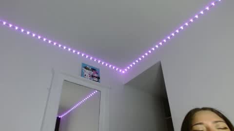 Snapshot of reina_reina chatting on September 27, 2025, 12:04 am reina_reina online show from September 27, 2025, 12:04 am