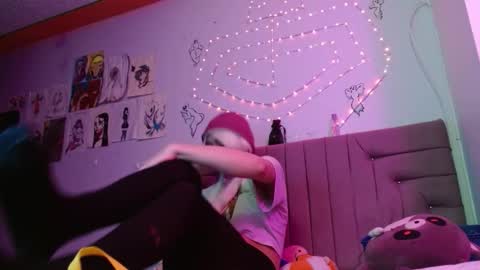 reiv_femboy online show from February 15, 2026, 4:53 am
