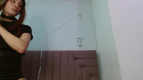 reiv_femboy online show from June 19, 2026, 4:06 am